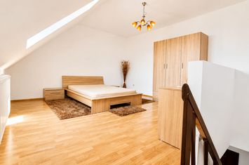 Apartament 2 camere de vanzare VASILE AARON - Sibiu anunturi imobiliare Sibiu