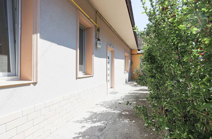 REPOZITIONARE PRET! Apartament renovat complet – str. Mărășești anunturi imobiliare Arad