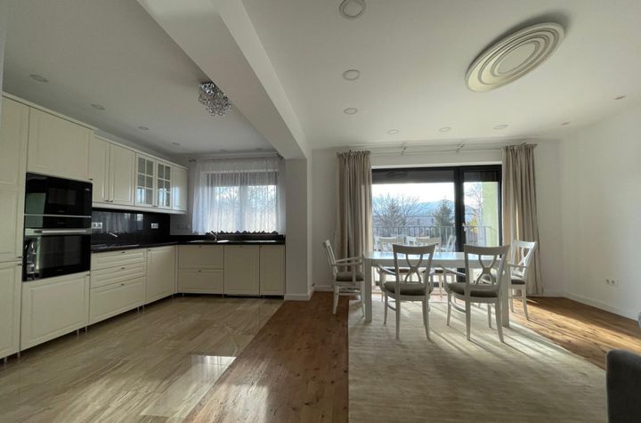 Apartament 2 camere de vanzare BARTOLOMEU - Brasov anunturi imobiliare Brasov