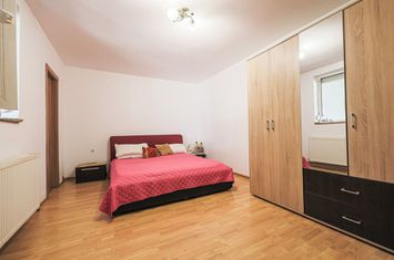 Casă renovată cu 3 camere din cărămidă în Gradiste anunturi imobiliare Arad