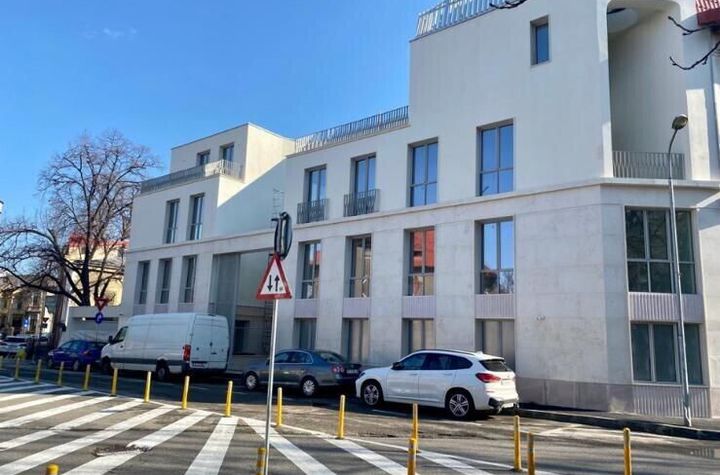 APARTAMENT 4 CAMERE DECOMANDAT | LICURG, CARTIERUL ARMENESC anunturi imobiliare Bucuresti