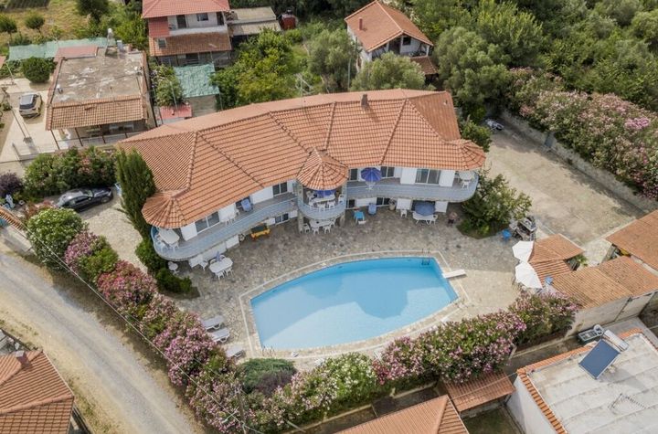 Clădire cu 6 apartamente în Paralia Vrasnon anunturi imobiliare Grecia