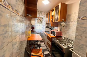 Apartament 3 camere de vanzare HUNEDOARA - Hunedoara anunturi imobiliare Hunedoara