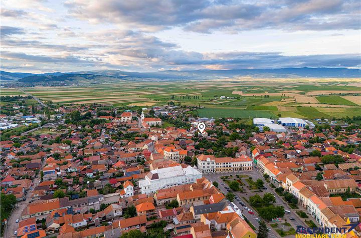 Vilă - 8 camere de vanzare CENTRAL - Covasna anunturi imobiliare Covasna