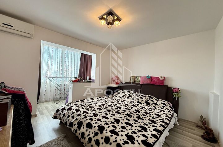 Apartament 3 camere, decomandat, garaj, centrala proprie, zona Lunei anunturi imobiliare Timis