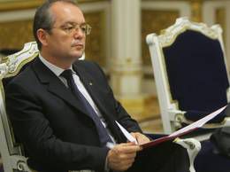 Boc, cu ochii pe primăriile şi băncile care-i strică planurile de redresare economică