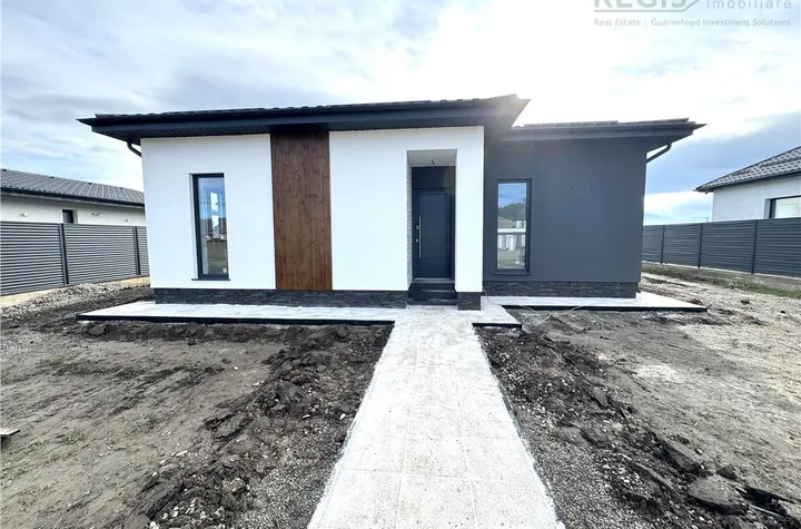 Casă - 4 camere de vanzare SANPETRU - Brasov anunturi imobiliare Brasov