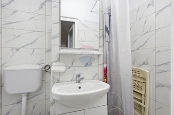 Apartament cu 2 camere de vânzare în zona Central anunturi imobiliare Vaslui