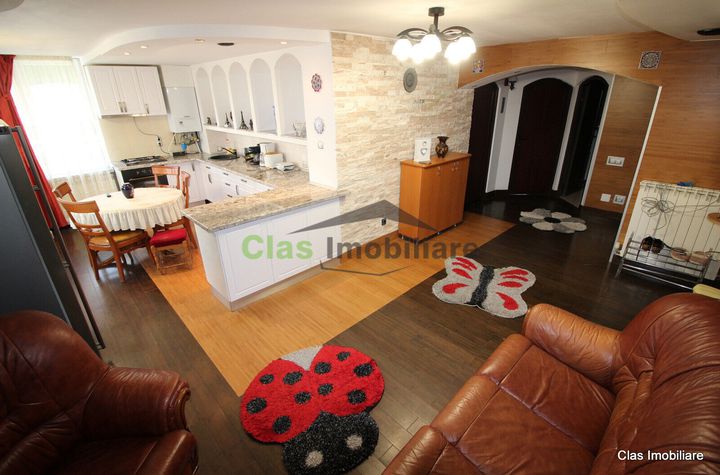 3 camere de inchiriat Etj 1 Zona McDonald's !! anunturi imobiliare Olt