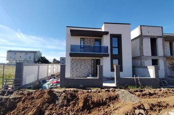 Vilă - 4 camere de vanzare CRAIOVA - Dolj anunturi imobiliare Dolj