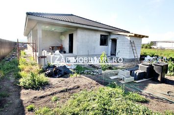 Casa 5 camere pe 1 nivel cu garaj si gard 176mp,1400mp teren anunturi imobiliare Mures