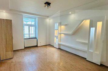 Apartament 3 camere de vanzare ARAD - Arad anunturi imobiliare Arad