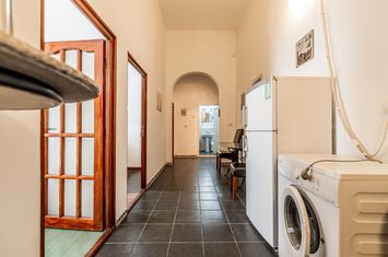 Apartament ultracentral cu 3 camere plus un bonus Comision 0 anunturi imobiliare Arad