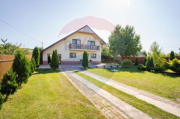 Casă / Vilă cu 5 camere de vânzare în zona Central anunturi imobiliare Vaslui