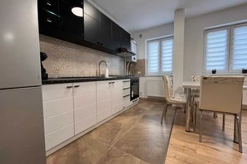 Apartament 2 camere de inchiriat TRACTORU - Brasov anunturi imobiliare Brasov