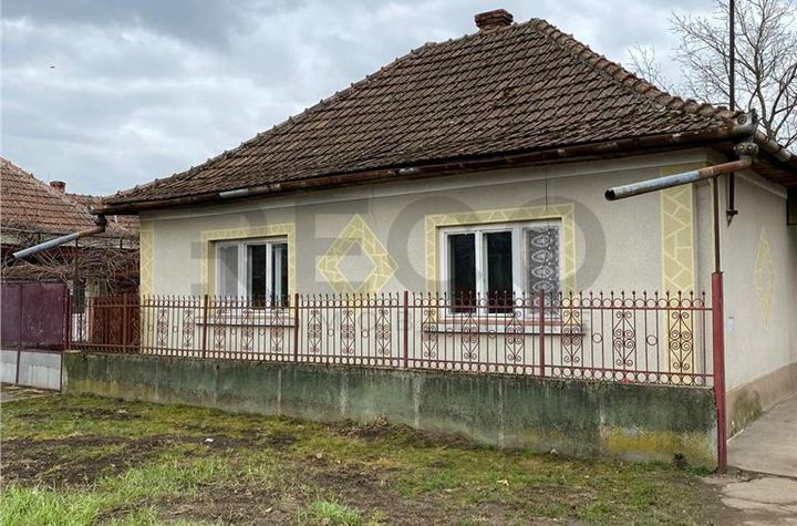 Casă - 3 camere de vanzare CENTRAL - Bihor anunturi imobiliare Bihor