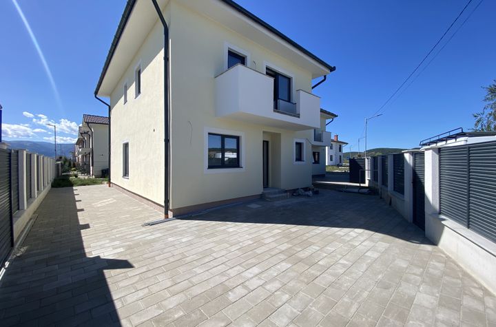 Vilă - 4 camere de vanzare CRISTIAN - Sibiu anunturi imobiliare Sibiu