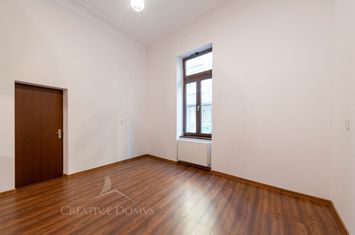 Inchiriere apartament in casa "la belle epoque" - Parcul Cismigiu anunturi imobiliare Bucuresti