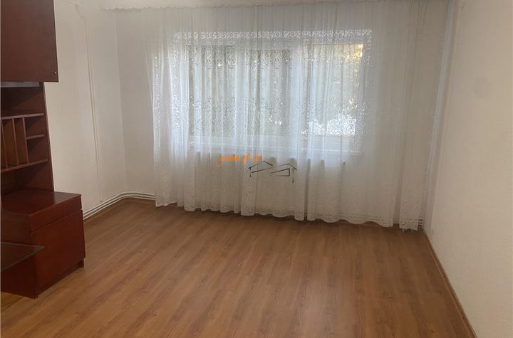 Apartament 3 camere de vanzare CENTRAL - Vrancea anunturi imobiliare Vrancea