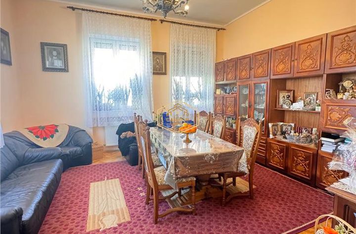 Casă - 8 camere de vanzare CENTRAL - Satu Mare anunturi imobiliare Satu Mare