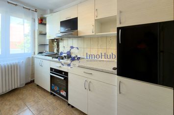 Apartament 2 camere Podu Ros, etaj 2 din 4, Odeon anunturi imobiliare Iasi