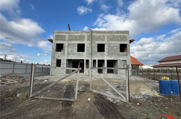 Vilă - 4 camere de vanzare VANATORI - Vrancea anunturi imobiliare Vrancea