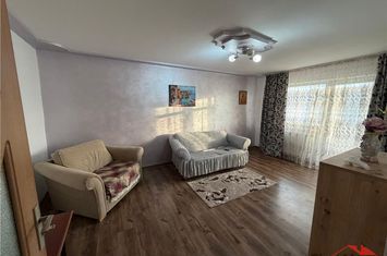 Apartament 3 camere de inchiriat EST - Vrancea anunturi imobiliare Vrancea