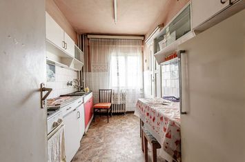 Apartament cu 2 camere spatios la etajul 3, Comision 0% anunturi imobiliare Arad