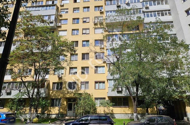 Inchiriez apartament 2 camere Sos. Pantelimon, vis a vis Mega Mall, renovat, bloc reabilitat termic. anunturi imobiliare Bucuresti