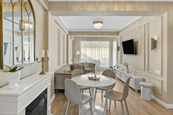 Vilă - 9 camere de vanzare DELFINARIU - Constanta anunturi imobiliare Constanta