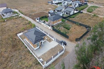 Casă - 4 camere de vanzare EXTERIOR NORD - Vrancea anunturi imobiliare Vrancea