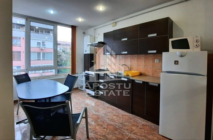 Apartament cu 2 camere de inchiriat 300 euro la Ared zona UTA anunturi imobiliare Arad
