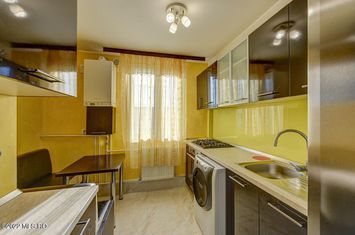 Apartament 3 camere de vanzare 1-DECEMBRIE - Bucuresti anunturi imobiliare Bucuresti