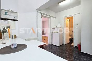 Garsoniera bloc tip vila Centru Civic anunturi imobiliare Brasov