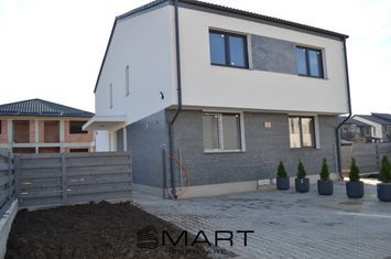 Casă - 3 camere de vanzare SANPETRU - Brasov anunturi imobiliare Brasov