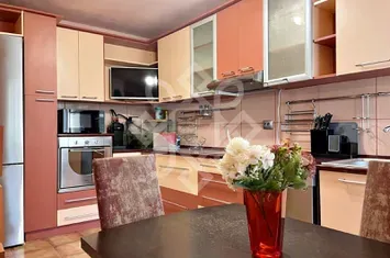 Apartament cu 2 camere de vanzare, etaj 1 in Rogerius anunturi imobiliare Bihor