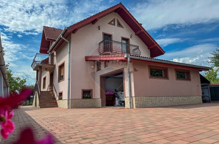 Vila de vanzare pe Str.Strugurilor/Terezian anunturi imobiliare Sibiu