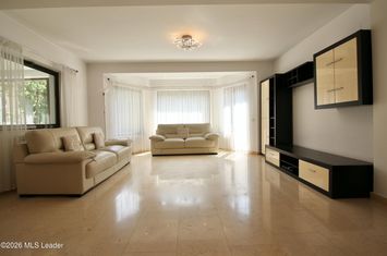 PIPERA OMV-VILA 7 camere, cu grădină superbă, terasa inchisă si garaj! anunturi imobiliare Bucuresti
