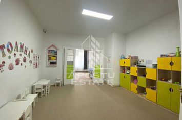 Casa partial mobilata, 10 camere,  zona Lunei anunturi imobiliare Timis