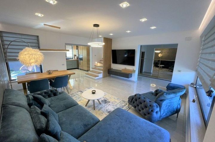 Vilă - 4 camere de inchiriat PIPERA - Bucuresti anunturi imobiliare Bucuresti