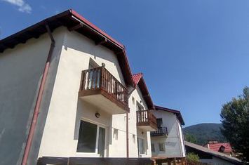 Vilă de tip duplex de vânzare în Azuga - Zona Centrala anunturi imobiliare Prahova