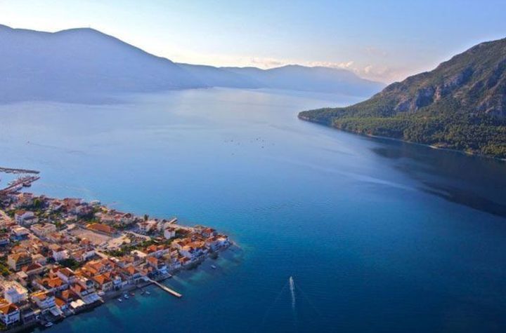 Complex de vile la 150 metri de mare, 790 mp anunturi imobiliare Grecia