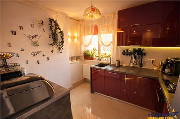 Apartament 3 camere de vanzare UNIRII - Mures anunturi imobiliare Mures