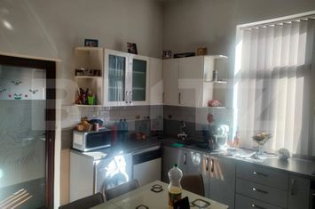 Casă - 5 camere de vanzare RADAUTI - Suceava anunturi imobiliare Suceava