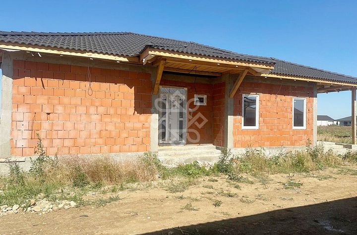 Casa 4 camere si 450 mp teren de vanzare in Santandrei anunturi imobiliare Bihor