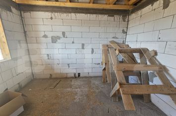 Casă - 3 camere de vanzare CRAIOVA - Dolj anunturi imobiliare Dolj