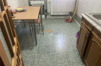 Apartament 3 camere de vanzare ULTRACENTRAL - Vrancea anunturi imobiliare Vrancea