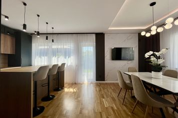 Vilă - 4 camere de vanzare FLORESTI - Cluj anunturi imobiliare Cluj