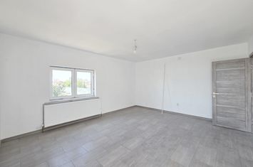 VANZARE VILA 280 MP. - TEREN 1430 MP. - STR. ROVINE - GAESTI anunturi imobiliare Dambovita