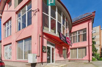 Centru comercial P+1 de închiriat, zona Vlaicu anunturi imobiliare Arad